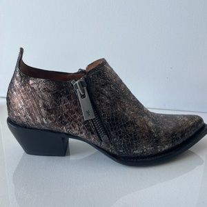 Frye Womens Metallic Copper Snakeskin Zip Up Ankle Booties -  Size 8.5B